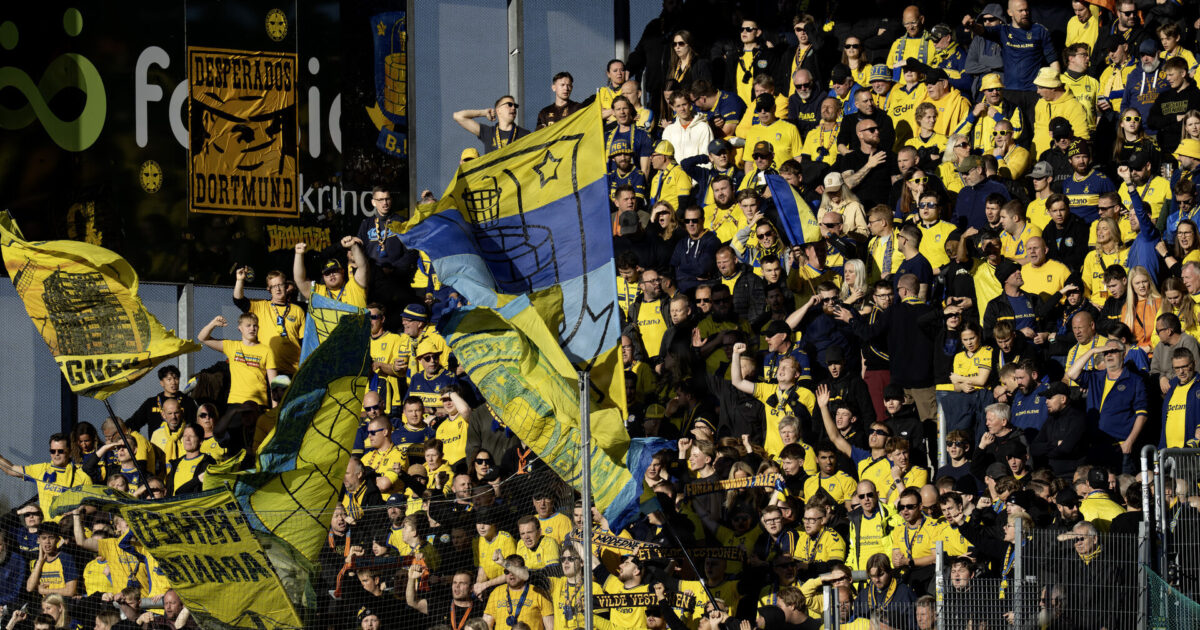 Trods farlig tribune i Randers: Godt nyt til Brøndby-fans Foto: Bo Amstrup/Ritzau Scanpix