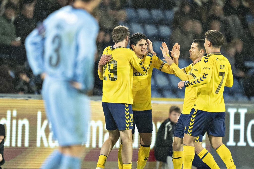 Brøndby-spillerne jubler efter scoring mod Randers i Superligakampen den 23. oktober 2026.
