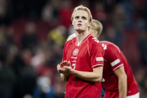 Victor Froholdt efter en kamp for Danmark.