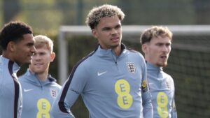 Nico O'Reilly til træning for det engelske landshold