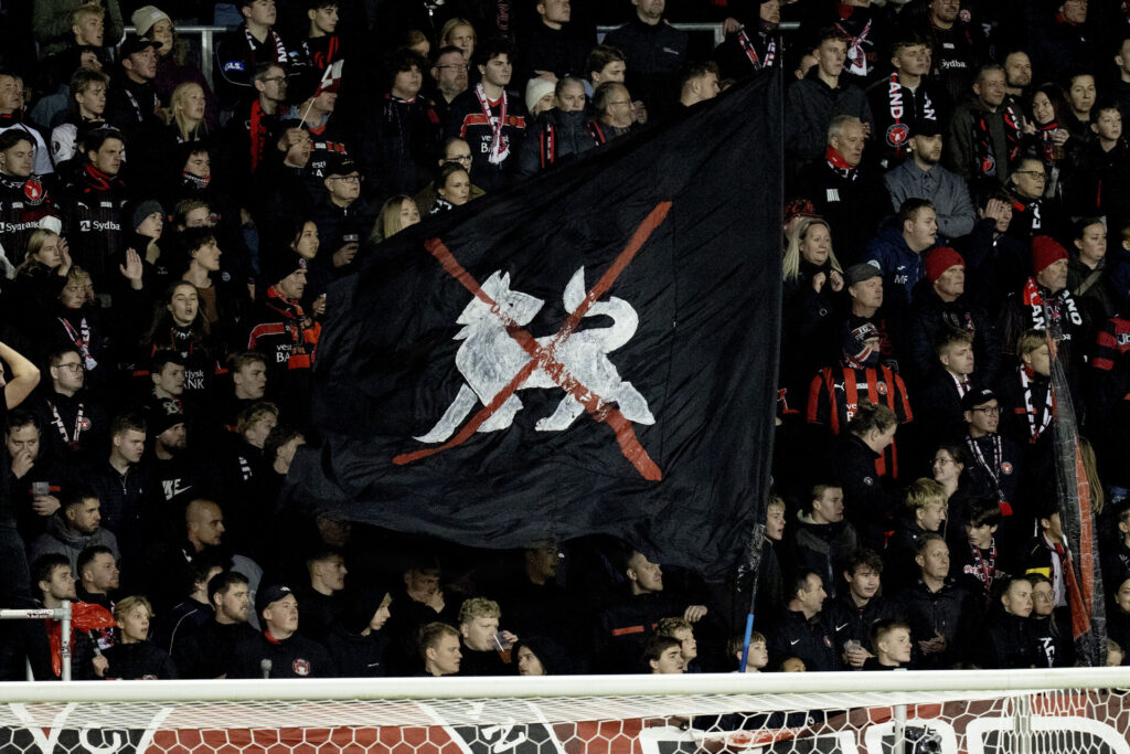 FC Midtjyllands fans med budskab til ledelsen.