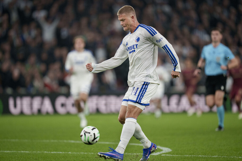 Andreas Cornelius i aktion for FC København.