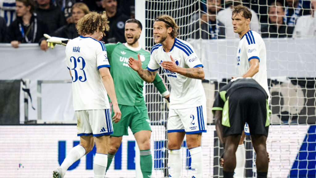 Felix Beijmo taler med Alex Kral.