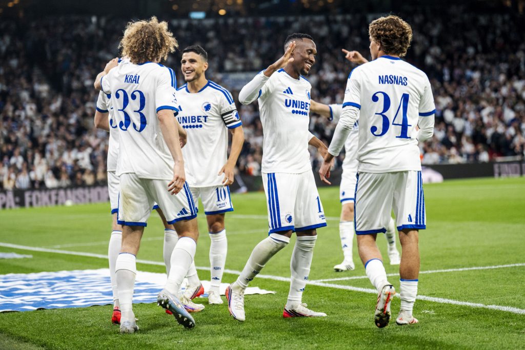 FC København-spillere fejrer et mål.