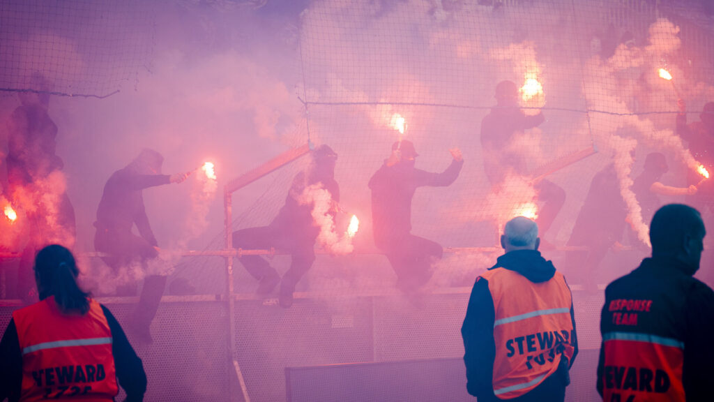 Affyring af pyro under kampen mellem FCK og Brøndby IF