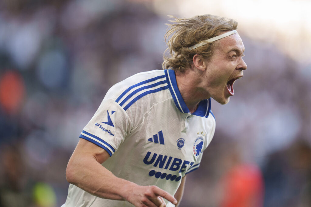 Mads Emil Madsen jubler.
