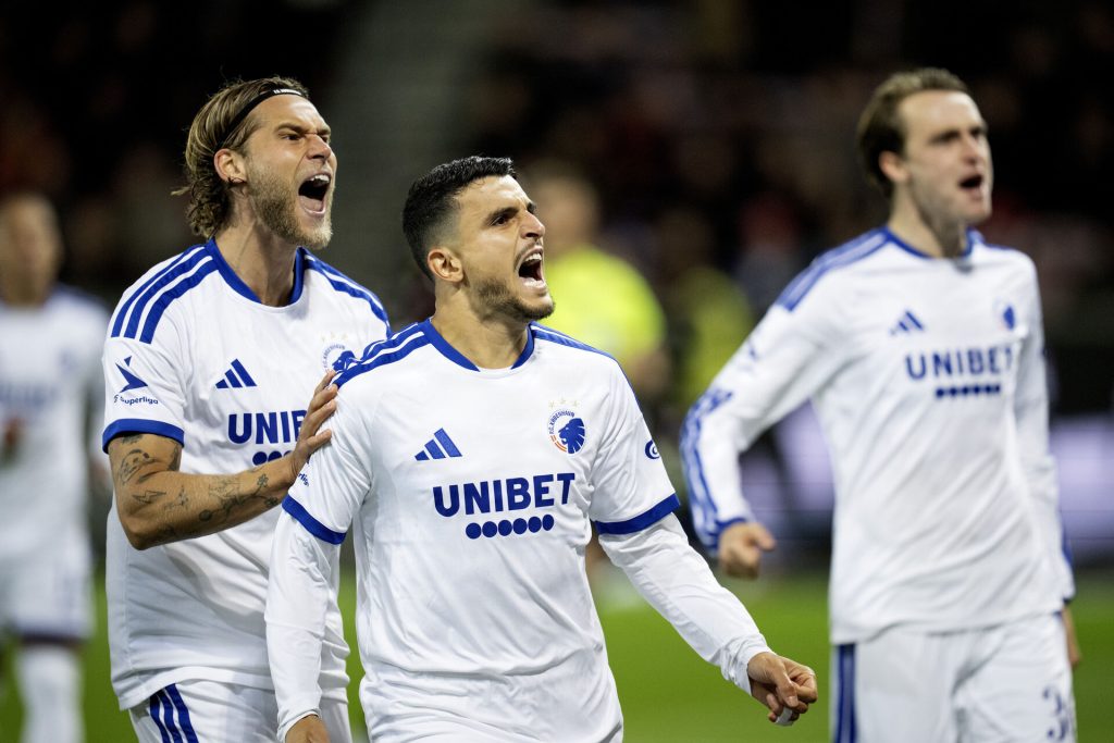 Felix Beijmo jubler sammen med Mohamed Elyounoussi.