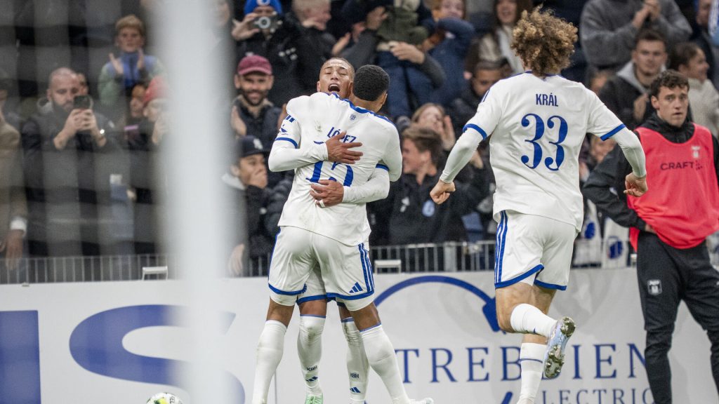 Alex Kral fejrer en scoring