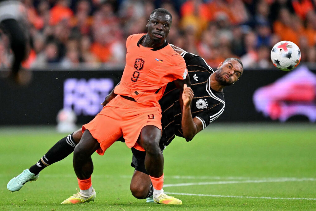 Brian Brobbey i aktion for Holland.