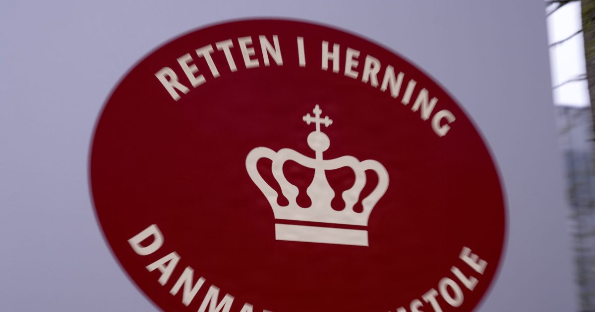 Maskerede AaB-fans omringede værtshus: 14 skal for retten Foto: Bo Amstrup/Ritzau Scanpix