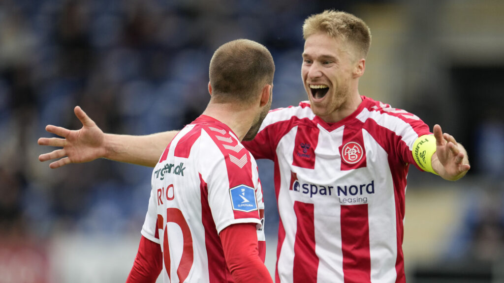 Tom Van Weert jubler over scoring i AaB.