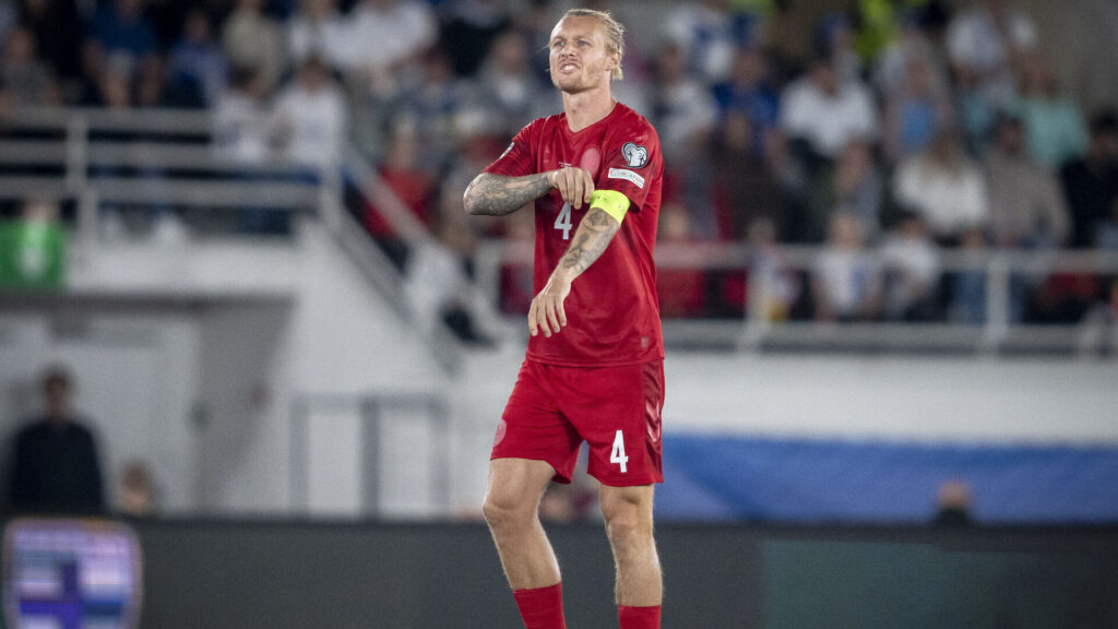 Simon Kjær under en landskamp