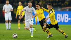 Kevin Möhwald i kamp for Werder Bremen.