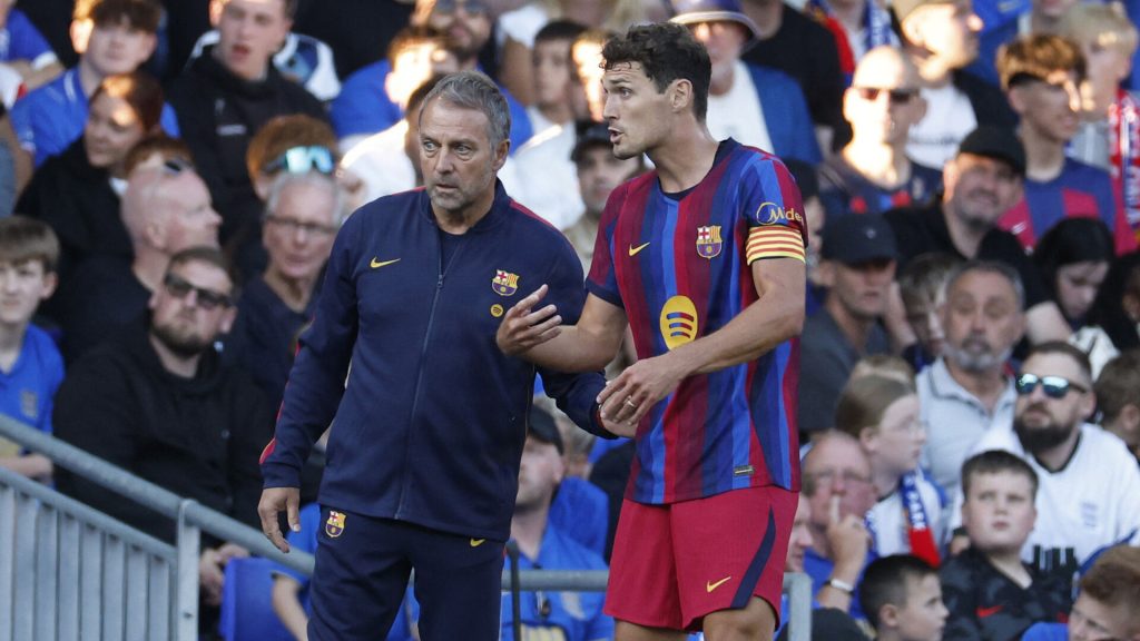Andreas Christensen taler med Hansi Flick.