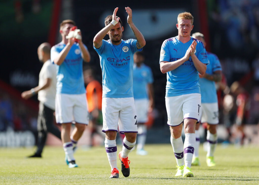 David Silva klapper i hænderne.
