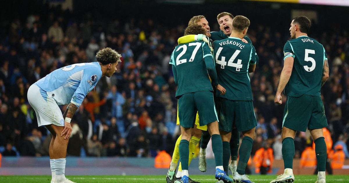 City smider point i topkamp: Brighton to point fra toppen Foto: Phil Noble EDITORIAL USE ONLY.NO USE WITH UNAUTHORIZED AUDIO, VIDEO, DATA, FIXTURE LISTS, CLUB/REUTERS