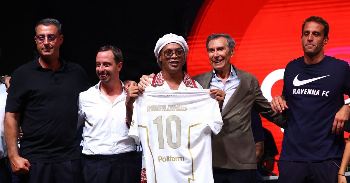 LIVE: Ronaldinho gør comeback for italiensk klub Foto: Ciro De Luca/REUTERS
