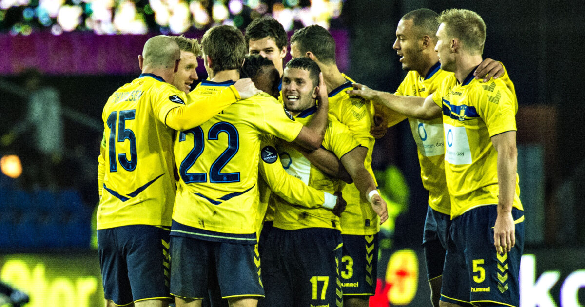 Durmisi sender tak til Brøndby-træner: Kickstartede min karriere Superliga Brøndby IF - AGF (3-0). 1-0 scoret af Riza Durmisi nr 17