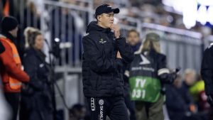 Nickolai Lund på sidelinjen under opgøret mod AGF