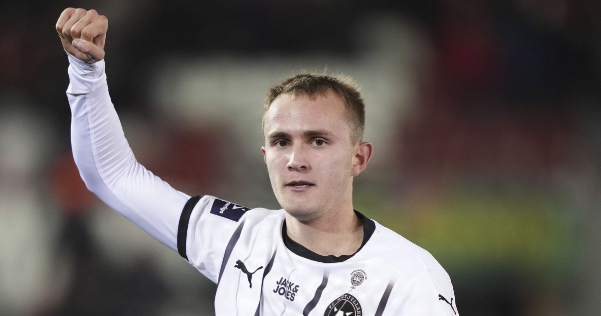 Stiktossede: Kontroversielt danskermål åbner guldkamp Victor Lind (FCM 53) jublede efter sin scoring da Vejle Boldklub møder FC Midtjylland i Superligaen på Vejle Stadion i Vejle søndag den 1. december 2024.
